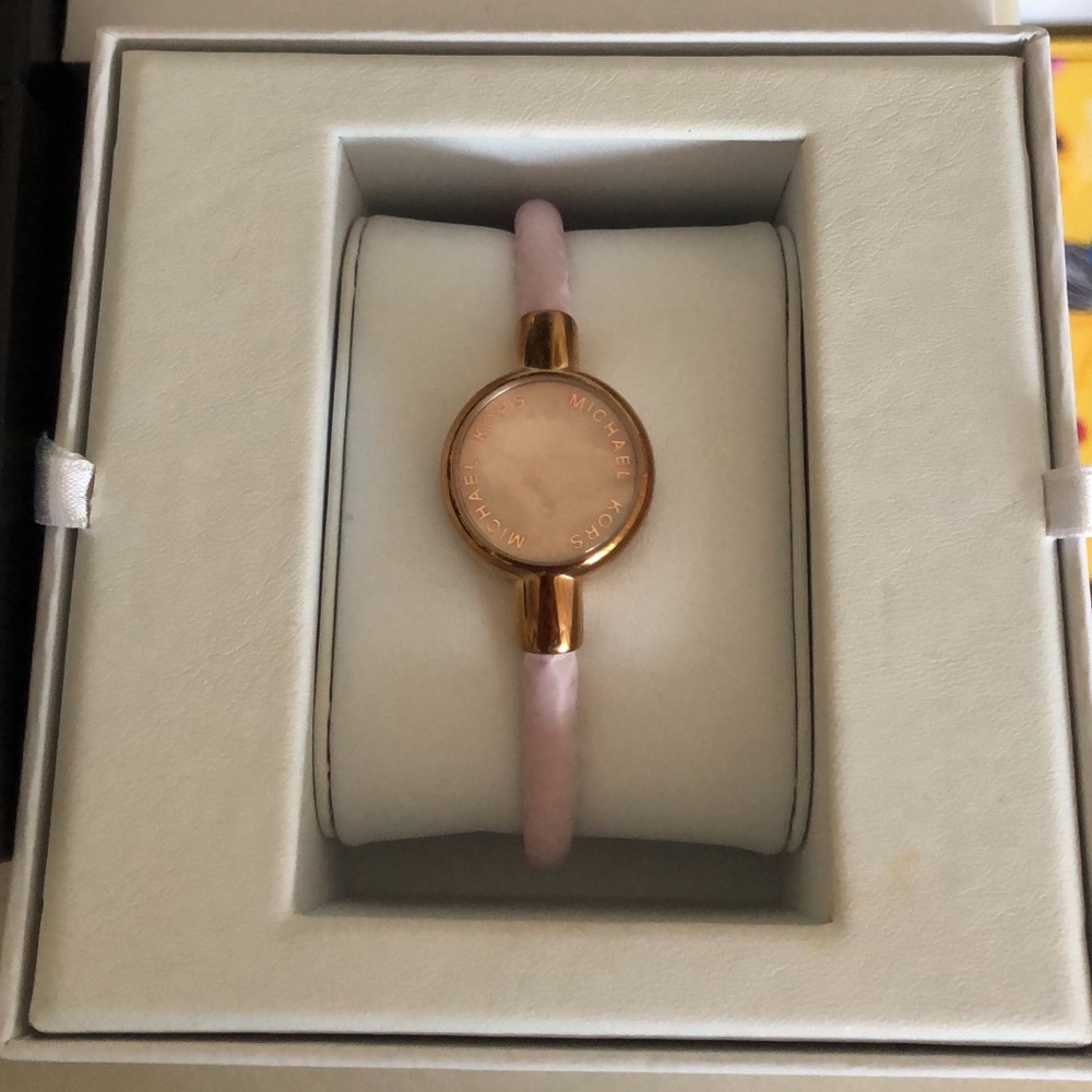 Michael Kors Access